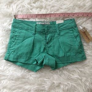 ⬇️ Green with White Polka-dot Shorts NWT